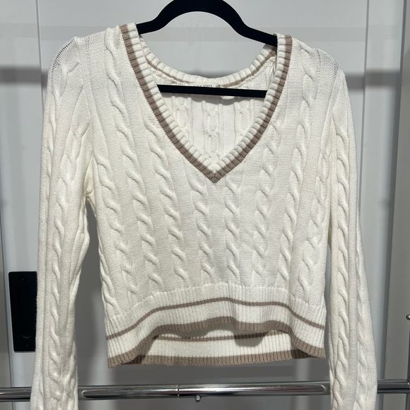 Altar'd State Sweaters - Altar'd State V-Neck Sweater - Cream and Tan